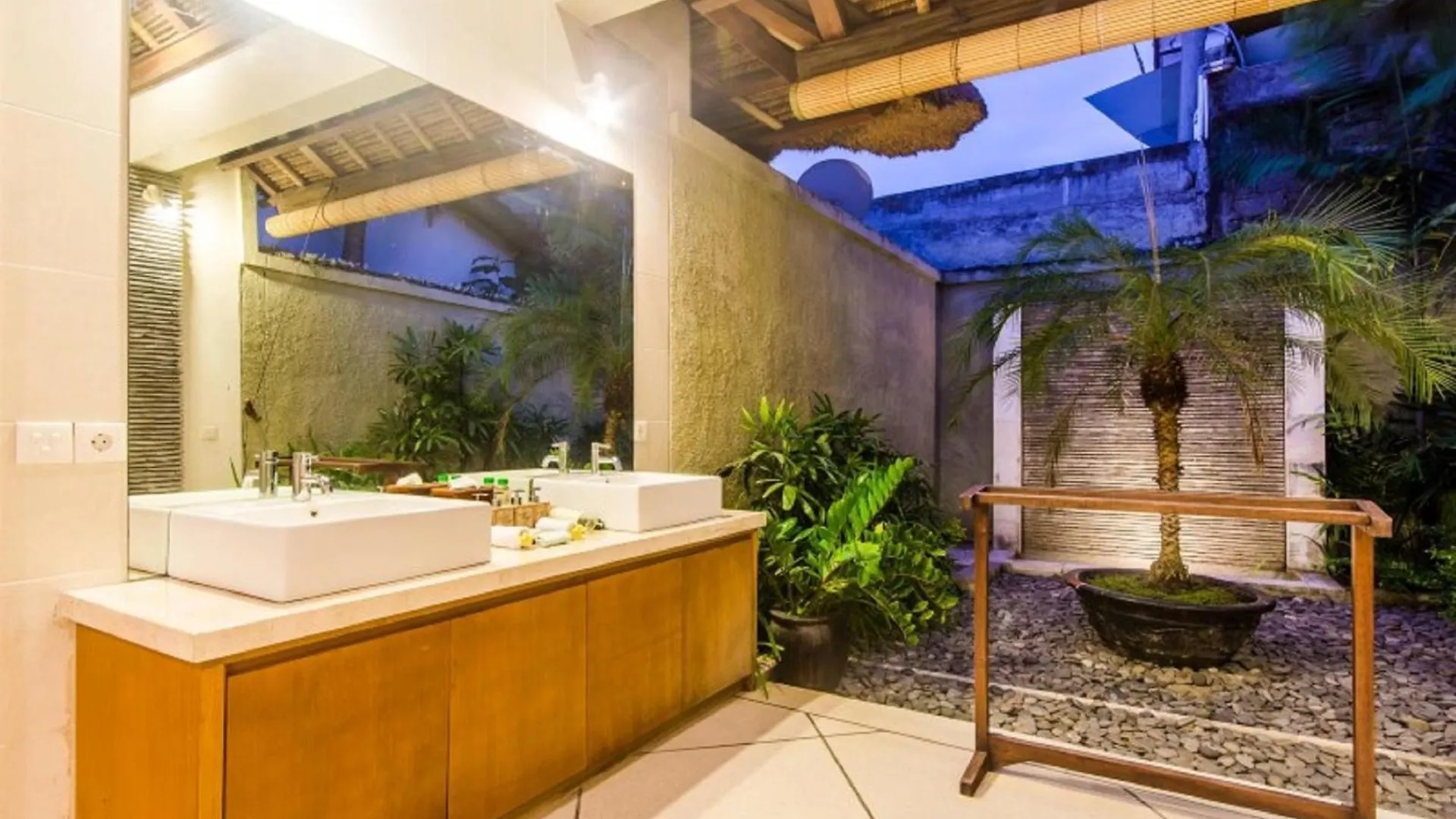 Luxury Villa Antan Central Seminyak Endonezya